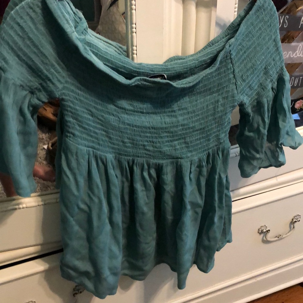 Green Top - Picture 4 of 4